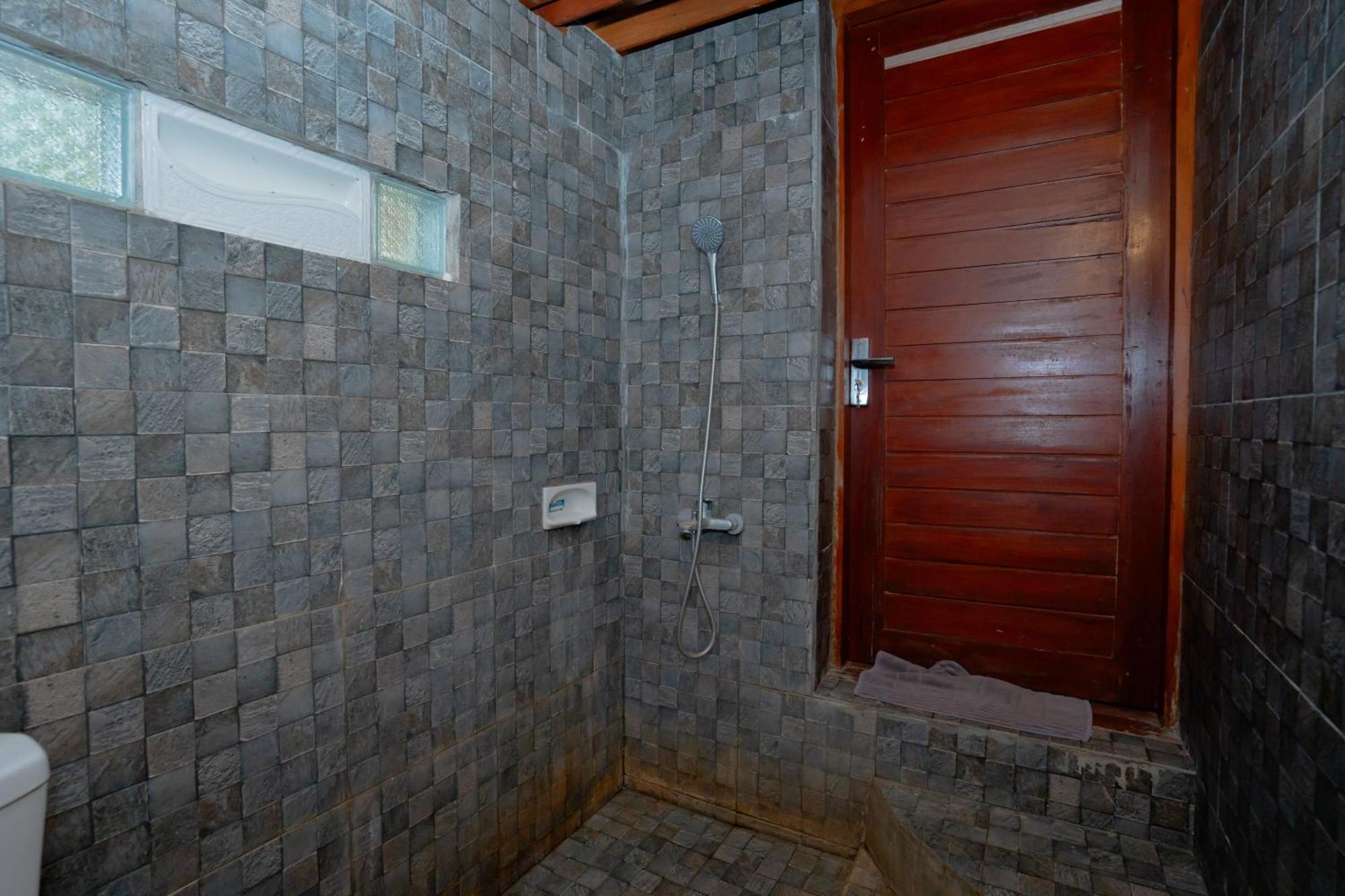Reddoorz Syariah Near Lombok Epicentrum Mall Mataram Exterior foto